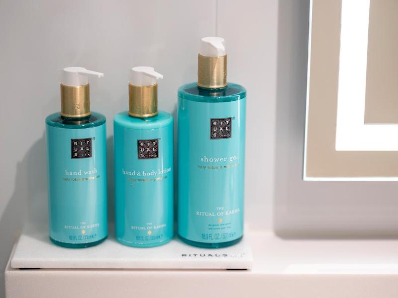 Standard Double Room image 2