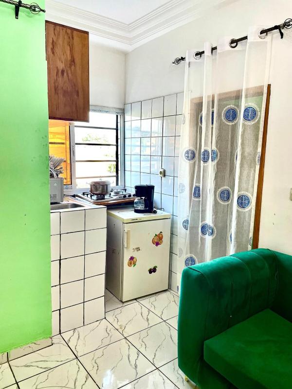 Studio A3 Fustel City Bonamoussadi Santa Lucia Wifi Chaines TV gardien - image 8