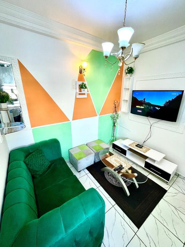 Studio A3 Fustel City Bonamoussadi Santa Lucia Wifi Chaines TV gardien - image 9