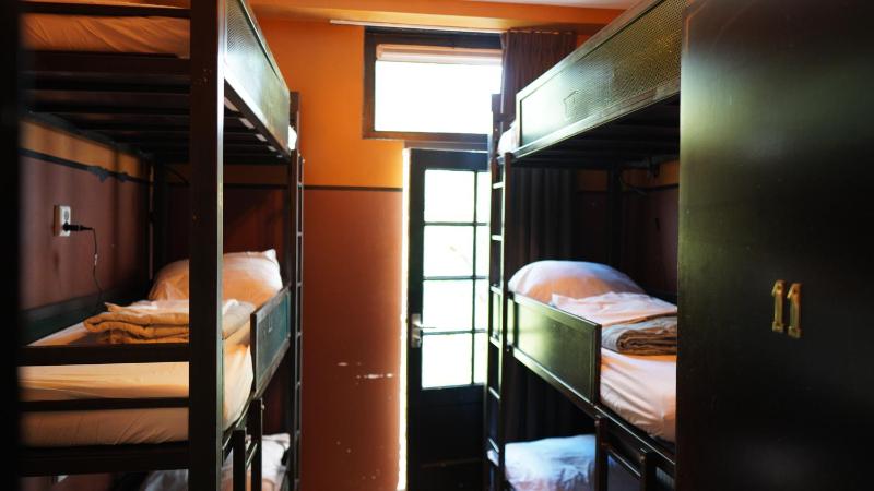 Bed in 6-Bed Mixed Dormitory Room image 4