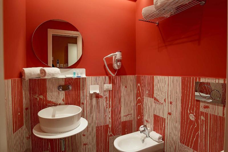 Suite with Spa Bath image 2