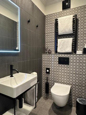 King Room image 2