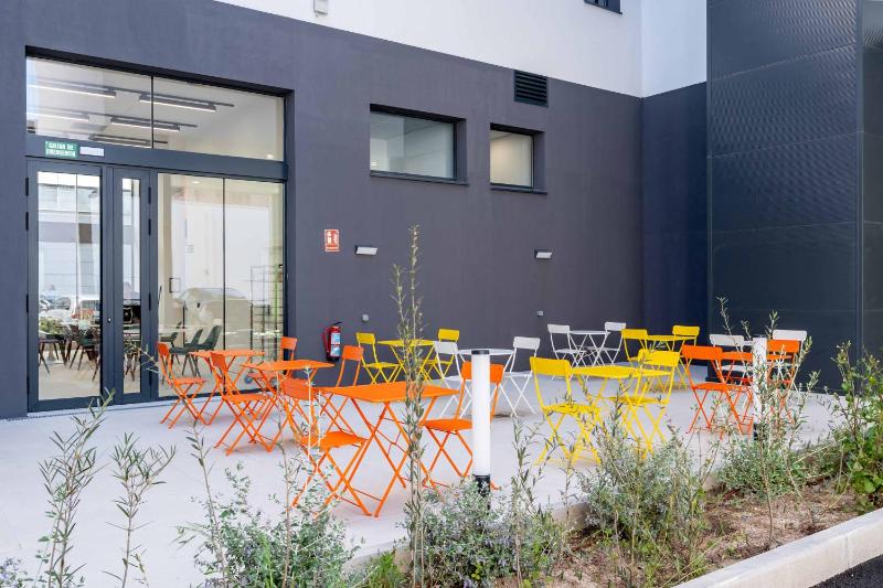 EasyHotel Madrid Alcala - image 2