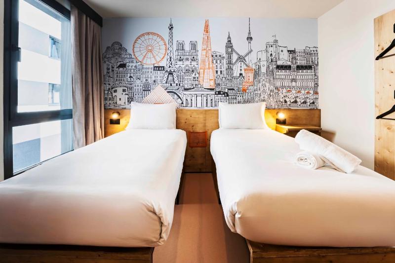 EasyHotel Madrid Alcala - image 6