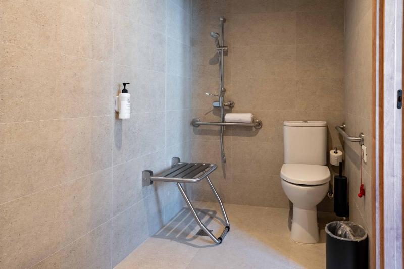 EasyHotel Madrid Alcala - image 10