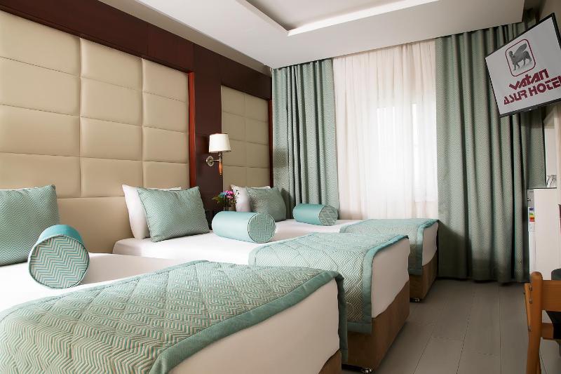 Standard Triple Room image 1