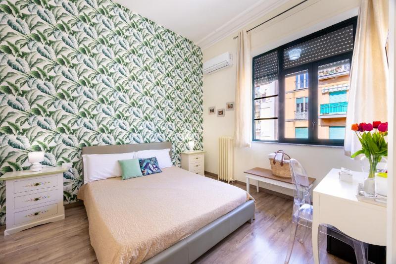 Standard Double Room image 4