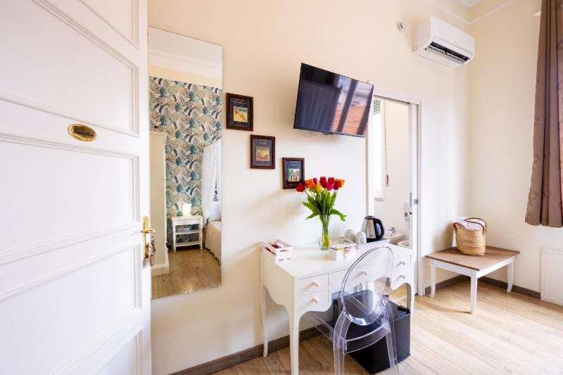 Superior Double Room image 2