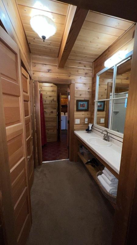 Five-Bedroom House image 3