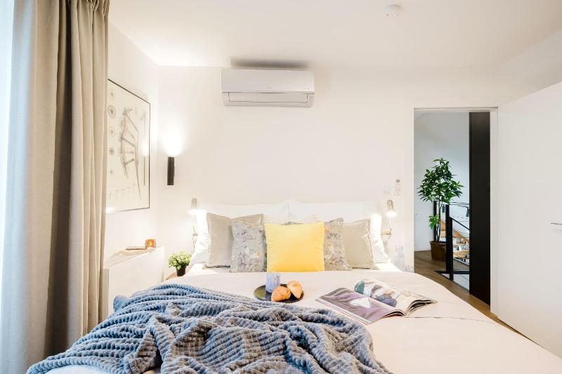 Prague Days - Two-Bedroom Maisonette with AC and Terrace with Grill in Vinohrady - image 6