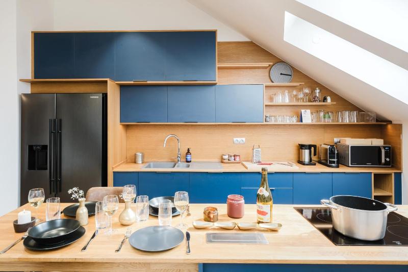 Prague Days - Two-Bedroom Maisonette with AC and Terrace with Grill in Vinohrady - image 16