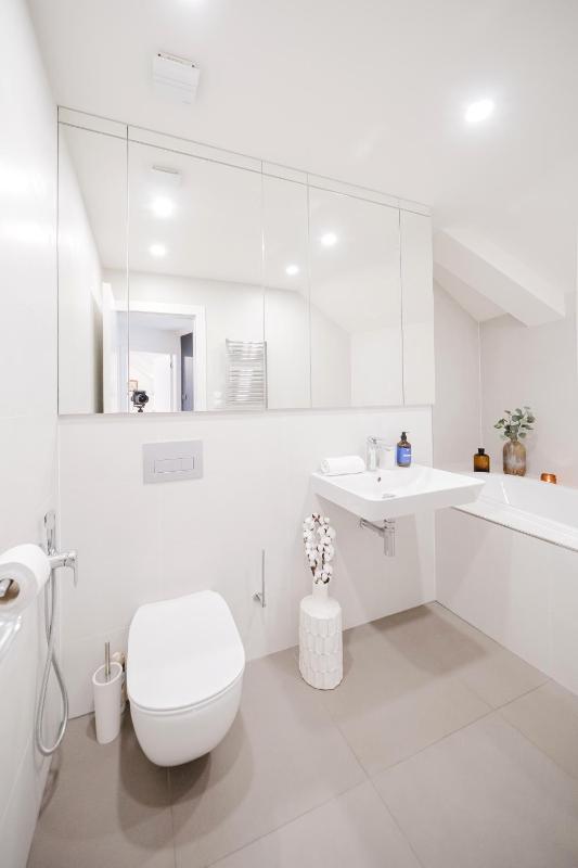 Prague Days - Two-Bedroom Maisonette with AC and Terrace with Grill in Vinohrady - image 12