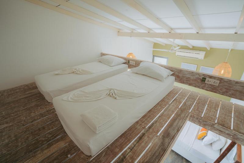 Global Surf Lodge Kabalana - image 14