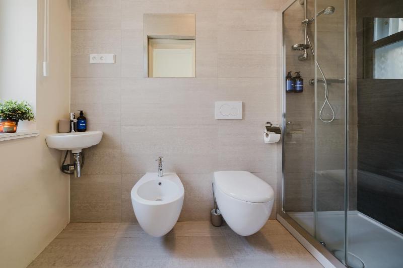 Prague Days - Two-bedroom Apartment with Parking Space and 2 bathrooms in Vinohrady - image 11