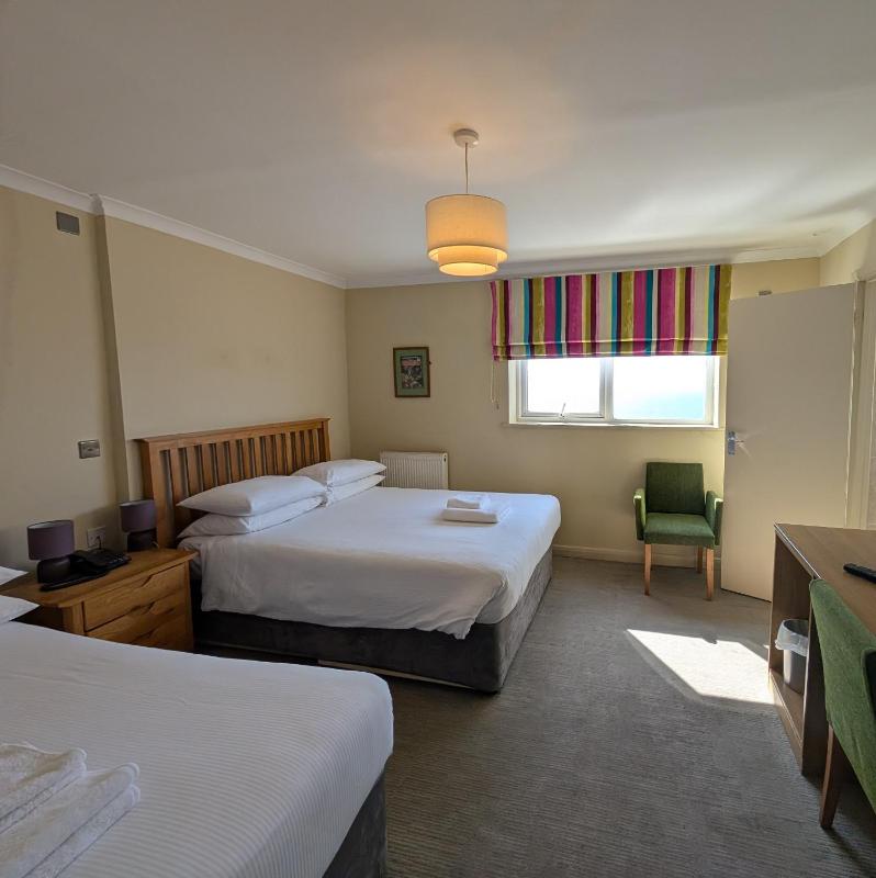 Twin Room with Sea View image 1