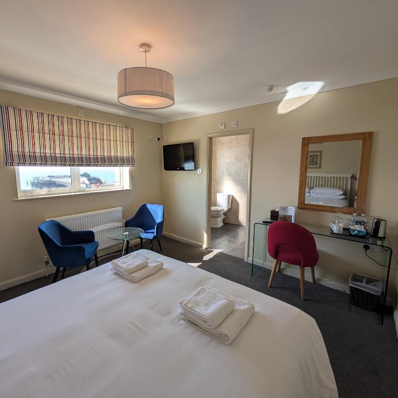 Standard King Room with Sea View image 1