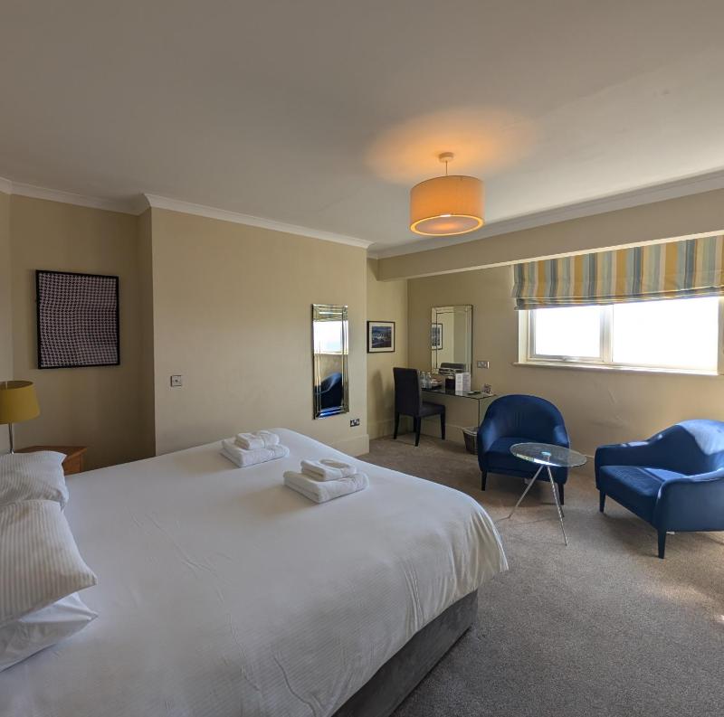Superior Sea View King Room image 1