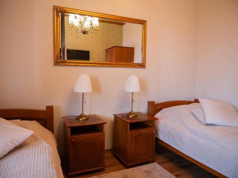 Single Room image 4
