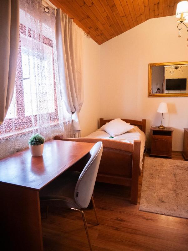 Single Room image 3