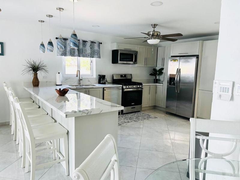 Caribbean Breeze- 4 Bedroom- 4 ensuite bathrooms - image 32