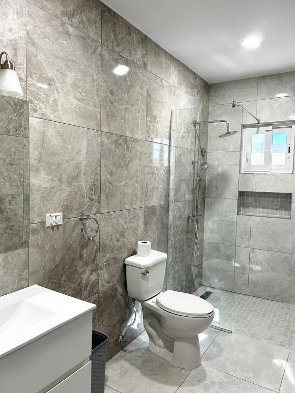 Caribbean Breeze- 4 Bedroom- 4 ensuite bathrooms - image 12