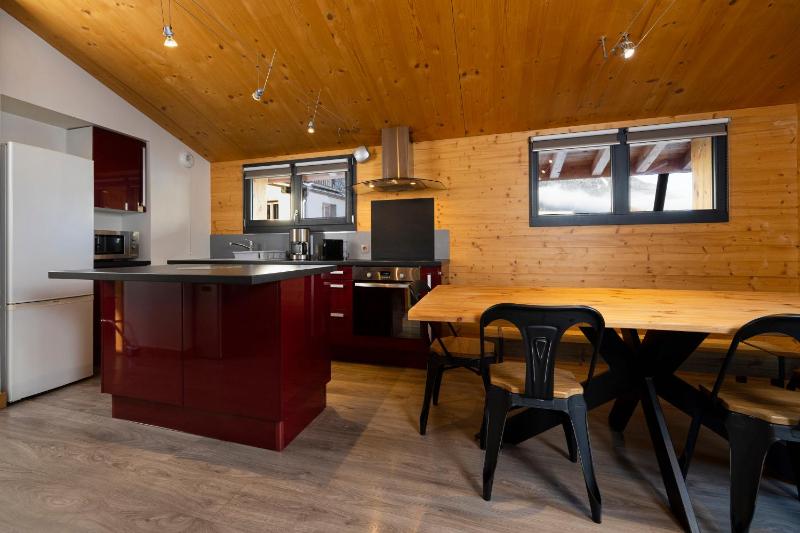 One-Bedroom Apartment image 2