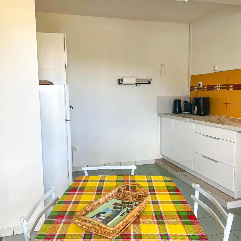 Maison agréable à Rivière-Pilote avec balcon - image 12