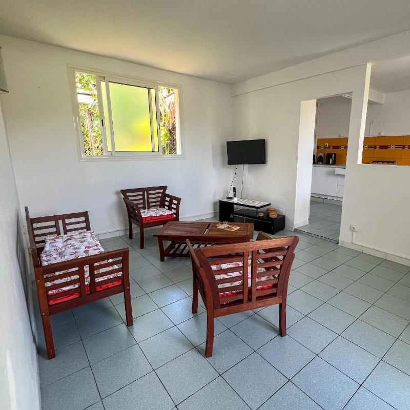 Maison agréable à Rivière-Pilote avec balcon - image 9