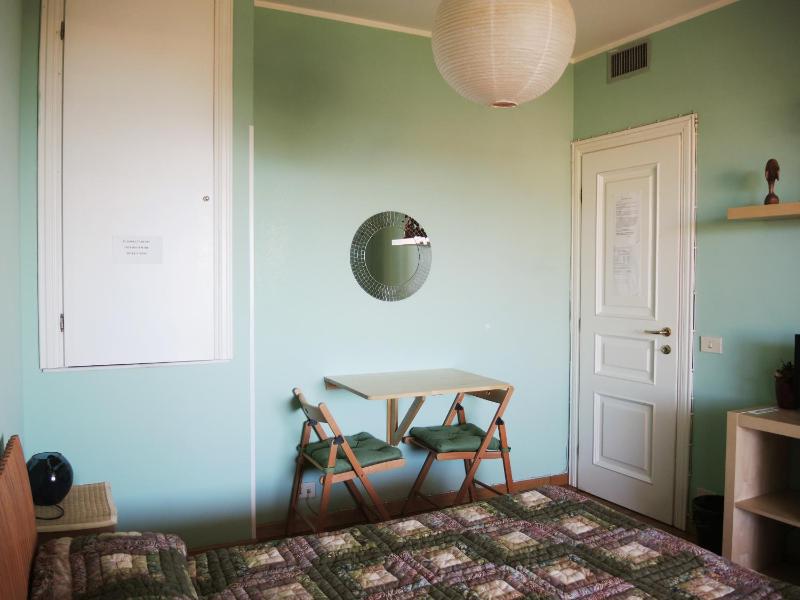 Double Room with Private Internal Bathroom image 3