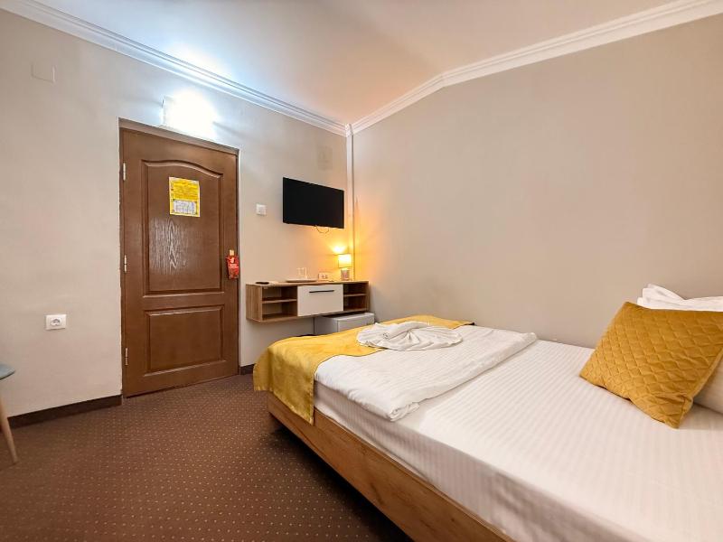Single Room image 3