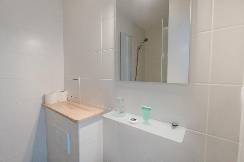 Single Room image 4