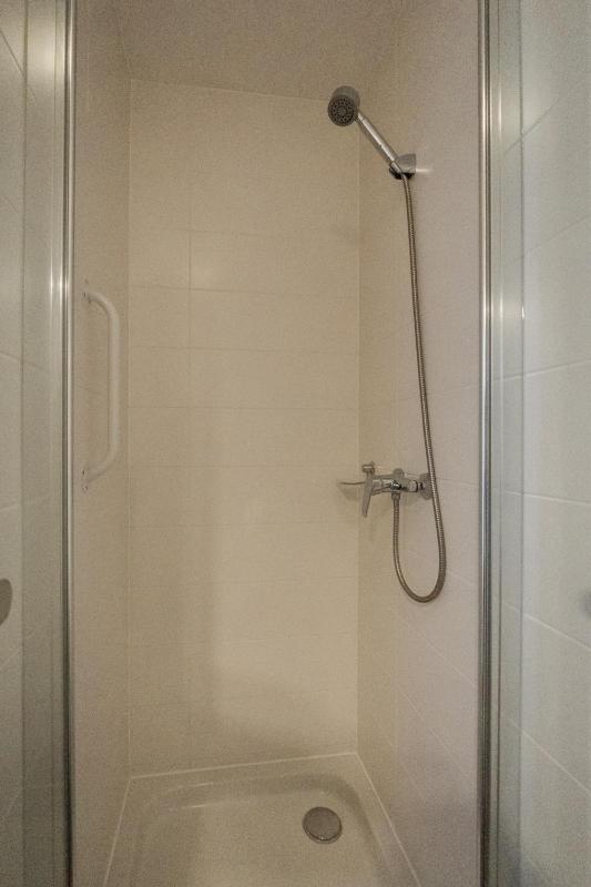 Double Room image 4
