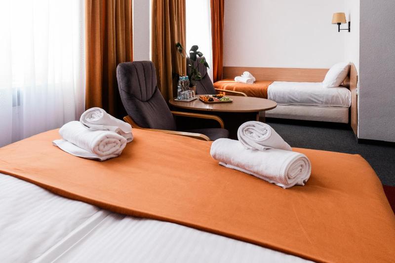 Triple Room image 2