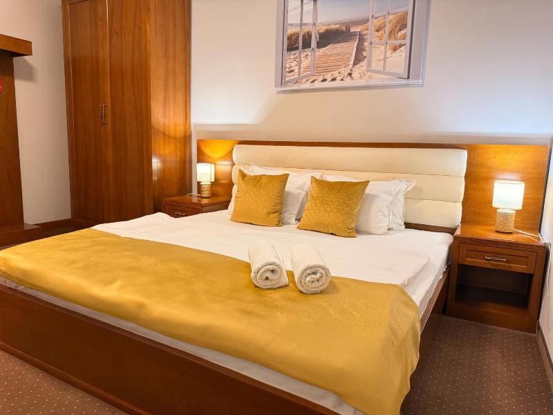 Standard Double Room image 4