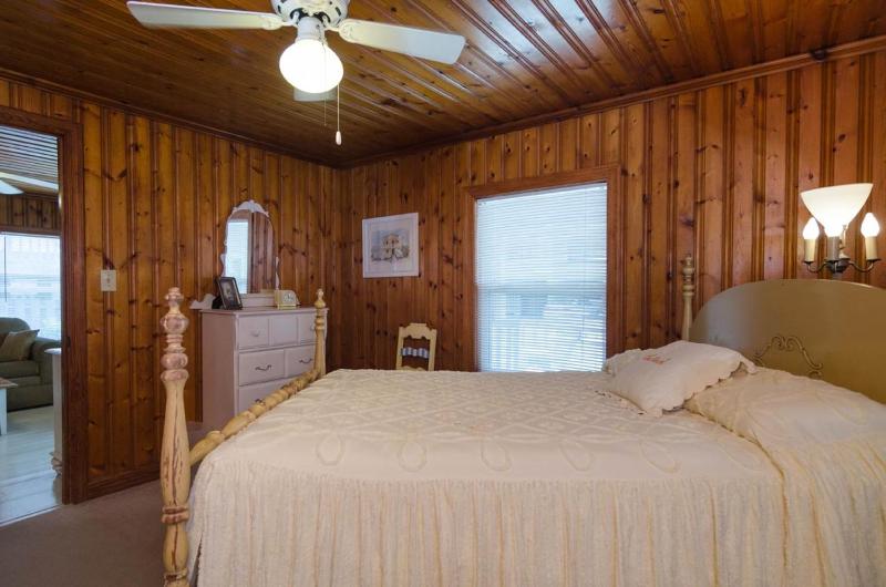 Henson Lower by Bryant Real Estate - image 32
