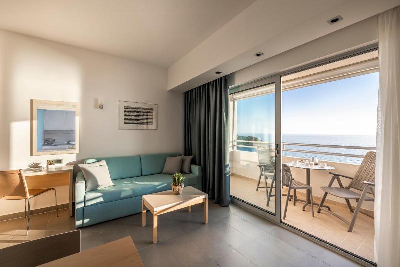 Superior One-Bedroom Apartment for 4 Adults image 1