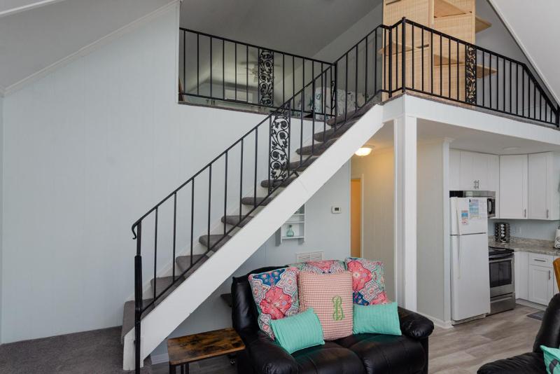 Boat Dock Bungalow by Bryant Real Estate - image 9