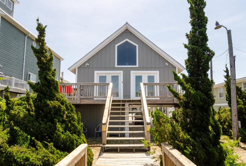 Boat Dock Bungalow by Bryant Real Estate - image 20