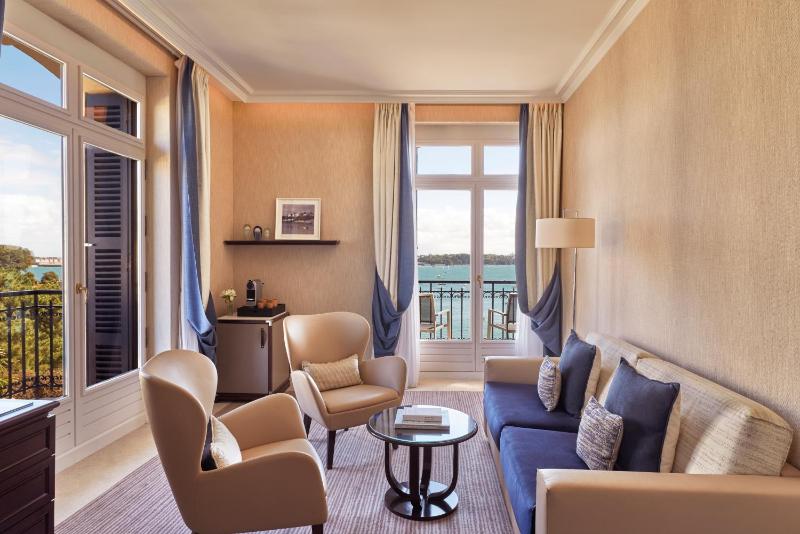 Junior Suite with Sea View image 3