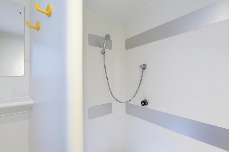 Triple Room with Shared Bathroom image 2