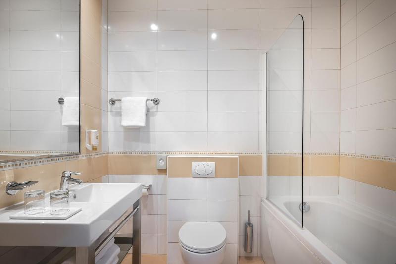 Two bedroom Apartment (6 Adults) image 3