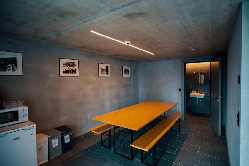 Mixed Dormitory Room image 2