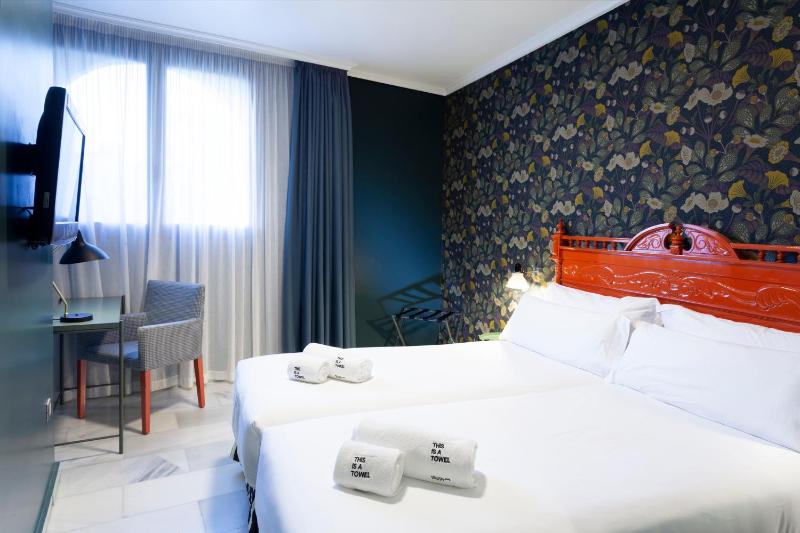 Quadruple Room image 1