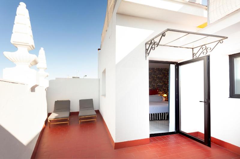 Double Room with Terrace image 3