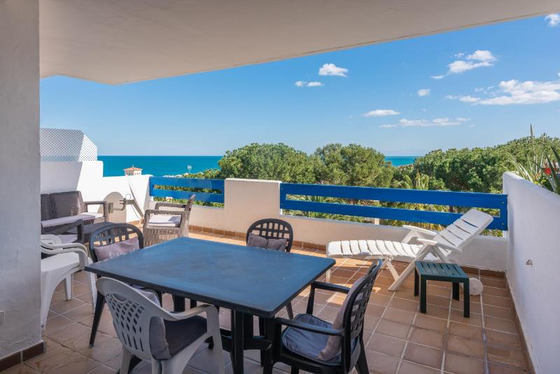 Duquesa Suites 2424 AZURE SKYLINE - image 1