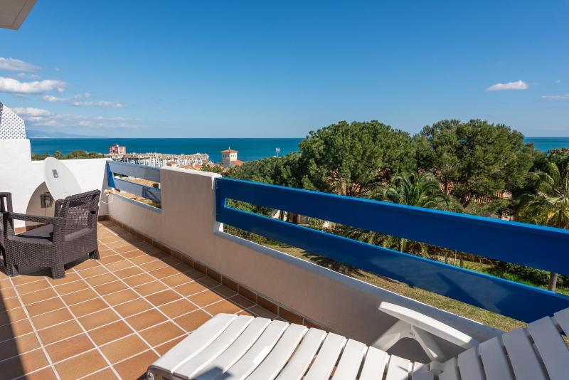 Duquesa Suites 2424 AZURE SKYLINE - image 14