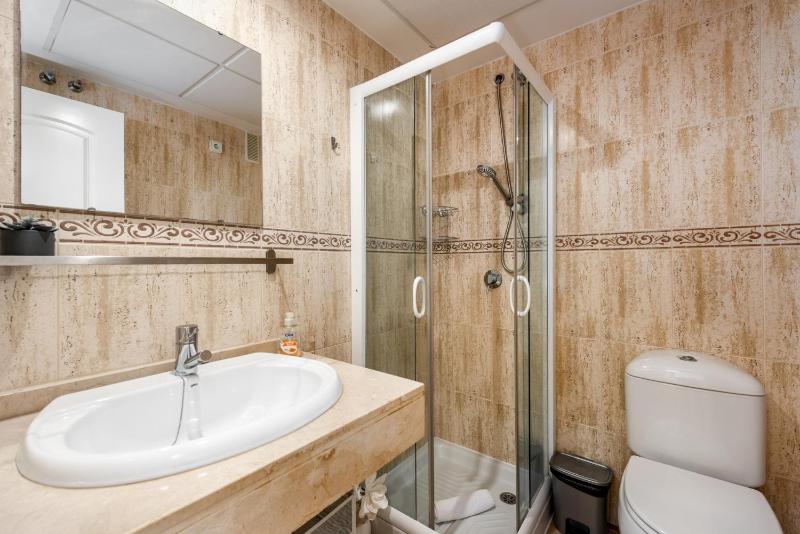 Duquesa Suites 2424 AZURE SKYLINE - image 20