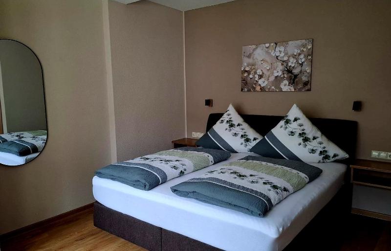 Double Room with Private Bathroom image 1