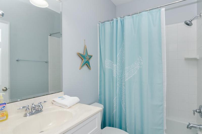 Peaki Tiki by Bryant Real Estate - image 19
