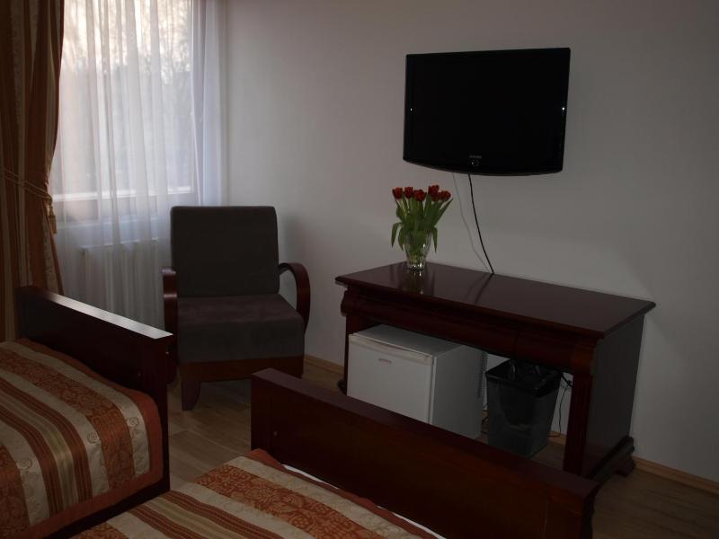 Double or Twin Room with Air Conditioning image 3
